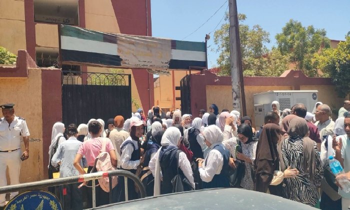 16 لجنة تستقبل طلاب الثانوية العامة بالأقصر لأداء امتحان اللغة العربية وسط إجراءات مشددة