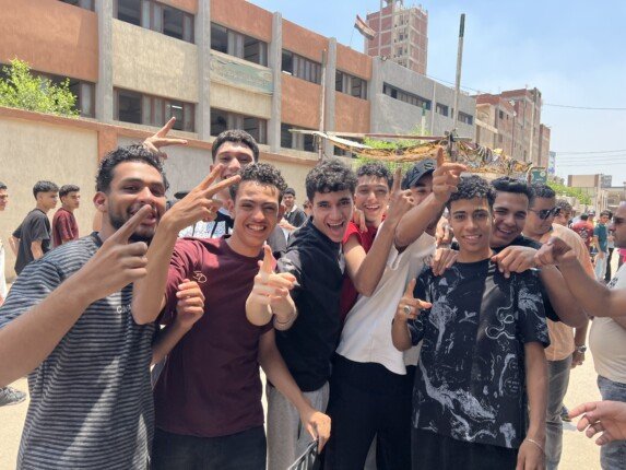 ارتياح بين طلاب الثانوية العامة بالقليوبية بعد أول أيام الامتحانات.. و«التعليم» تتابع لحظة بلحظة