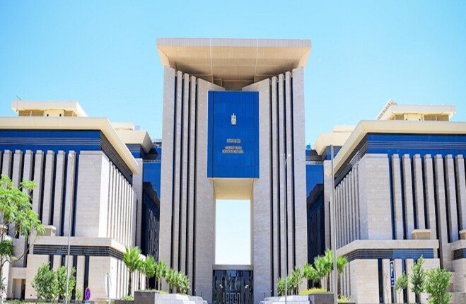الخارجية تتابع تطورات اختطاف سفينة على متنها بحارة مصريون أمام سواحل الصومال