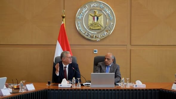 وزيرا «الكهرباء» و«البترول» يبحثان خطة مواجهة ارتفاع الأحمال وتأمين احتياجات الطاقة