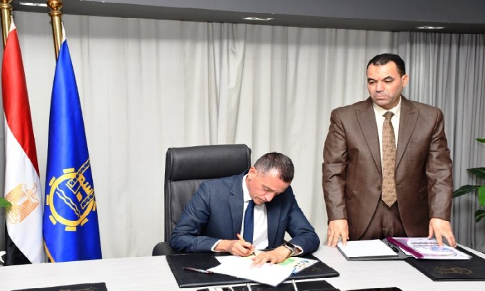بنسبة نجاح 63.9%.. محافظ أسوان يعتمد نتيجة الشهادة الإعدادية