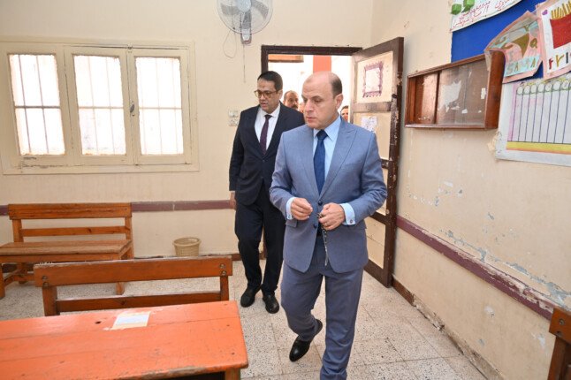 قبل ساعات من انطلاق الثانوية العامة.. محافظ الغربية يتفقد عدداً من اللجان بطنطا