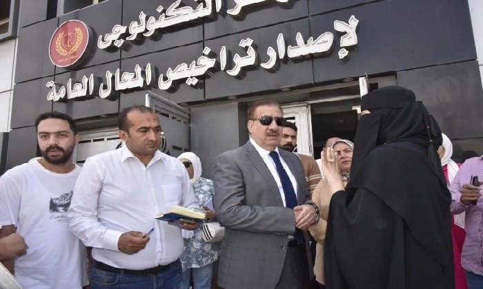 محافظ بورسعيد يوجه بمنح مهلة شهر لإنجاز معدلات استخراج ترخيص المحال التجارية