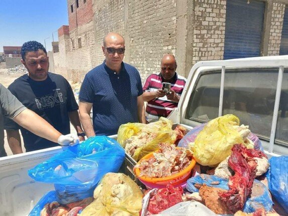 ضبط 356 كجم لحوم فاسدة في حملة تموينية بمطروح