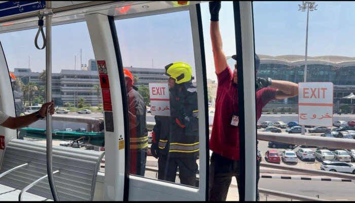 مطار القاهرة الدولي ينفذ تجربة طوارئ جزئية لمحاكاة إخلاء الناقل الآلي إثر عطل فني