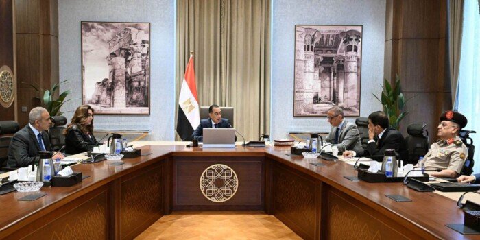 مدبولي يتابع مشروعات الجيزة الاستثمارية.. حسم أكثر من 201 ألف طلب تصالح بنسبة إنجاز 97%