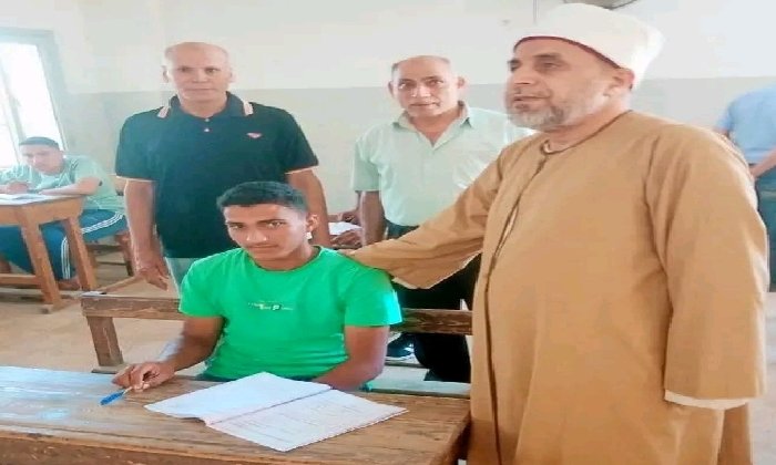 رئيس منطقة الشرقية الأزهرية يتفقد لجان الثانوية بأبو حماد ويشدد على الانضباط ومنع الغش