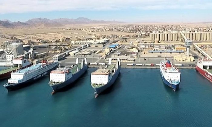 تداول 13 ألف طن بضائع و729 شاحنة بموانئ البحر الأحمر