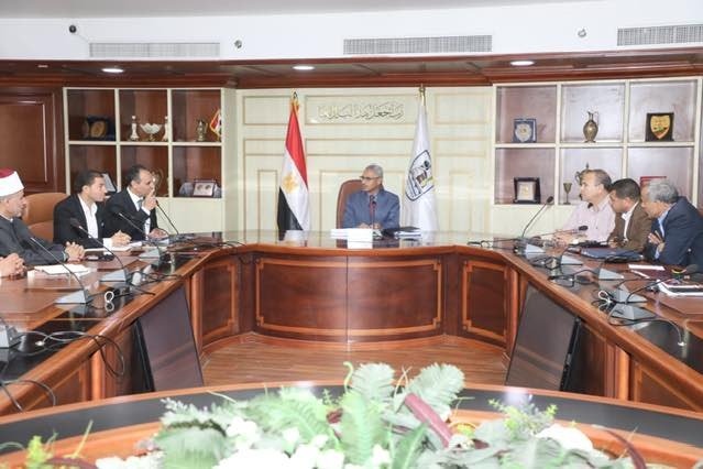محافظ بني سويف يستعرض الاستعدادات النهائية لفعاليات الحملة القومية للتبرع بالدم