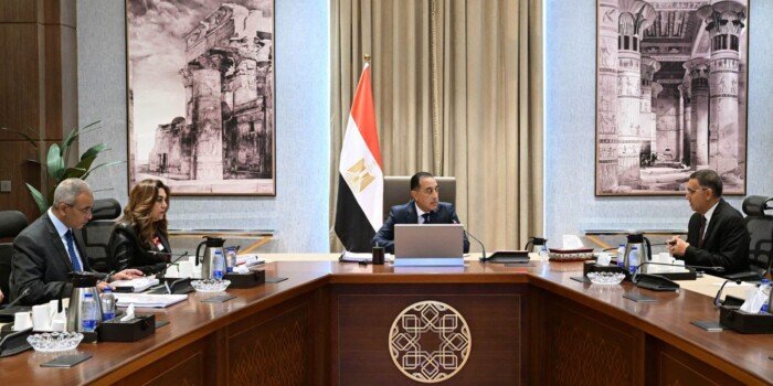 رئيس الوزراء يتابع الموقف التنفيذي لمشروعات التنمية والخدمات بالقليوبية