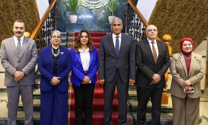 محافظ كفر الشيخ يبحث مع وزيرة التنمية المحلية ورئيسة «القومي للمرأة» ملفات التنمية والبيئة