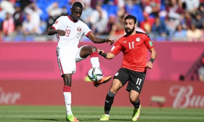 حسام حسن يحدد بديل مهند لاشين أمام أستراليا في كأس العالم