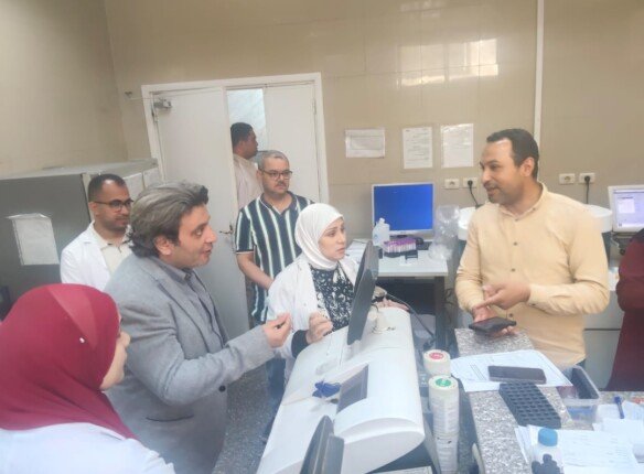 مدير التأمين الصحي ببني سويف يفاجئ مستشفى المحافظة ويوجه بحزمة إجراءات لتحسين الخدمة