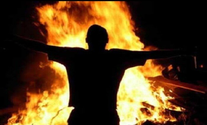 مصرع شخص أشعل النيران في نفسه بالإسكندرية