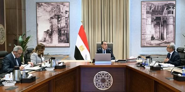 رئيس الوزراء يستعرض الموقف التنفيذي للمشروعات الخدمية والتنموية في بني سويف