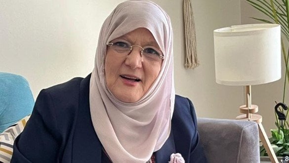 «بخ».. شمس البارودي تداعب جمهورها بفيديو كوميدي