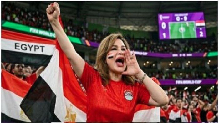 بتشيرت وعلم مصر.. إلهام شاهين توجه رسالة لجمهورها في ذكرى 30 يونيو