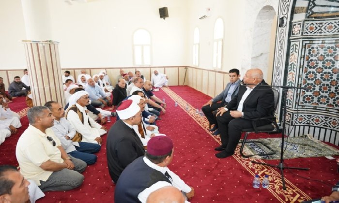 محافظ مطروح يفتتح مسجد أسبيته ويؤكد الاهتمام بتنمية منطقة شمس الحكمة