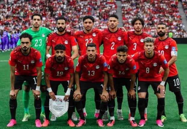 منسق منتخب مصر يكشف كواليس ما دار بين حسام وحسن واللاعبين بين شوطي مباراة نيوزيلندا.. فيديو