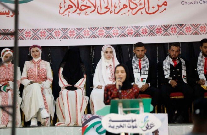 فرحة على الأنقاض.. حفل زفاف جماعي لـ 150 عريسًا وعروسًا في شمال غزة «صور»