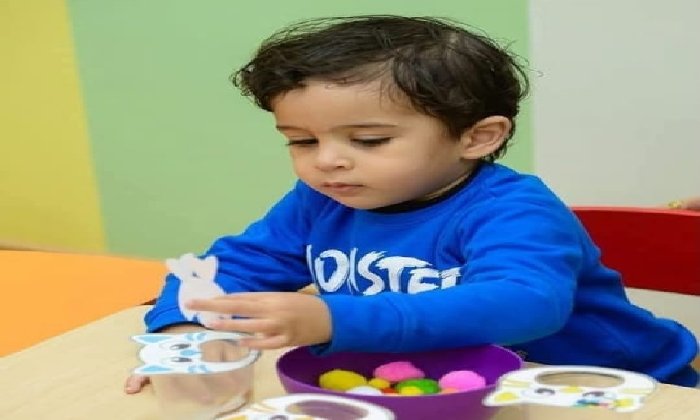 كان طفلهما الوحيد.. أسرة يونس ضحية القطار الترفيهي بالإسكندرية تروي تفاصيل الواقعة و تطالب بالقصاص
