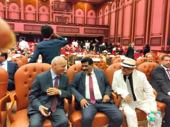 في حضور النائب مصطفى بكري.. احتفال رسمي بتخرج طلاب اليمن الأزهريين
