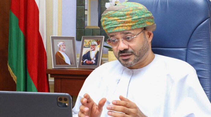 عُمان: فرض رسوم على عبور السفن في مضيق هرمز محرم دوليًا