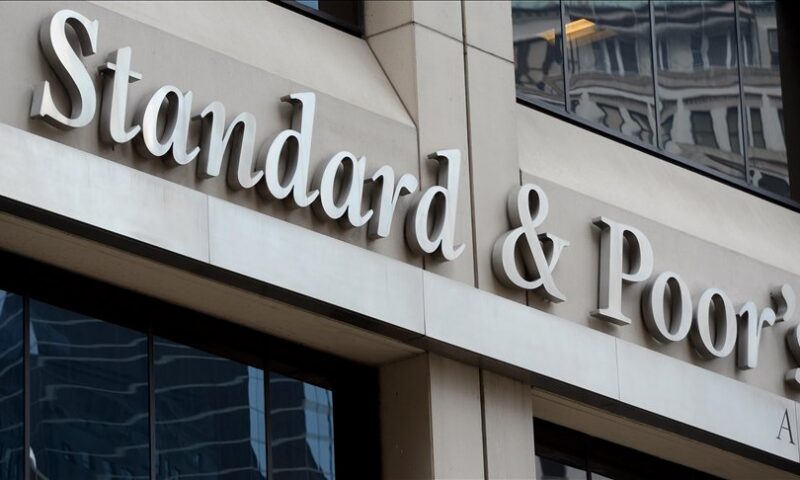 ستاندرد آند بورز ترفع توقعات نمو الاقتصاد المصري إلى 4.9%