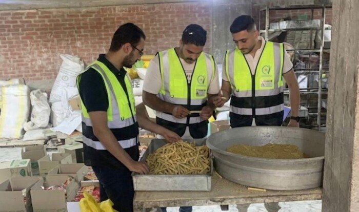 ضبط 26 ألف عبوة حلويات أطفال و600 كيلو جلوكوز فاسد بالغربية.. والمحافظ: صحة أولادنا خط أحمر