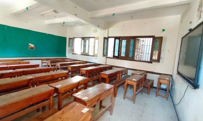 مدير تعليم الإسكندرية يستعرض جاهزية لجان امتحانات الشهادة الإعدادية