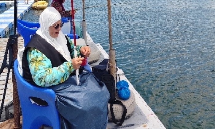 70 عاماً من الشغف.. «سعاد» سيدة سكندرية تهزم الغربة وتتحدى الرجال في عالم الصيد
