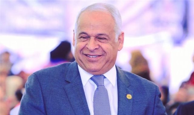 مفاجأة مدوية.. فرج عامر يكشف جنسية المدرب الأقرب لقيادة الأهلي