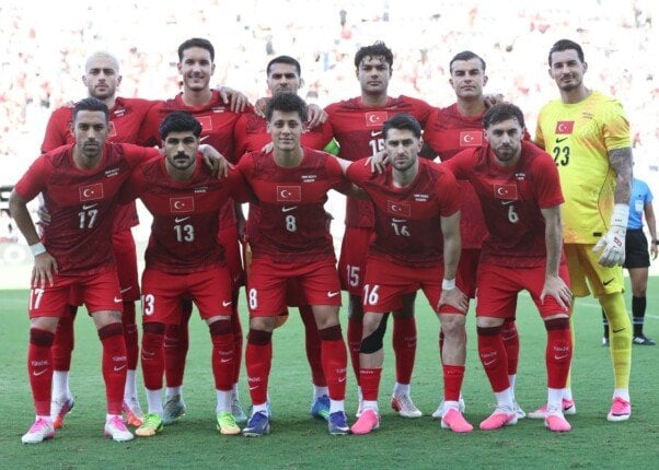 «جولر» يقود تشكيل منتخب تركيا ضد أستراليا في كأس العالم 2026