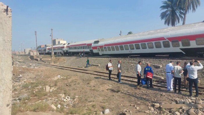 عاجل | السكة الحديد تعلن تفاصيل حادث قطار القاهرة – الإسكندرية وخروج عربات بكفر الزيات