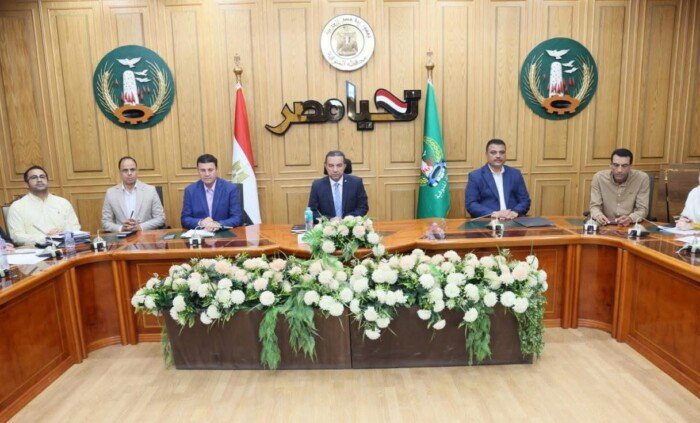 محافظ المنوفية يستعرض الموقف التنفيذي لملفات التصالح وتقنين أملاك الدولة