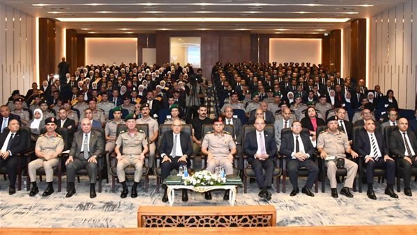 الأكاديمية العسكرية تحتفل بتخريج دفعة جديدة من المرشحين للتعيين بعدد من الوزارات