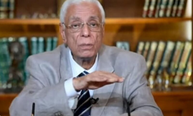 حسام موافي يوجه رسالة مؤثرة لشاب: الطب مهنة إنسانية والرقيب هو الله