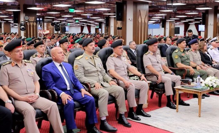 وزير الدفاع يشهد تخريج دورات جديدة من الأكاديمية العسكرية للدراسات العليا والاستراتيجية