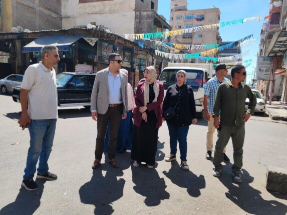 نائب محافظ بورسعيد يقود حملة مكبرة بحي العرب لرفع الإشغالات وضبط النباشين