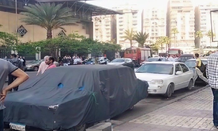 إنقاذ شخص حاول إنهاء حياته من أعلى عقار بسموحة في الإسكندرية
