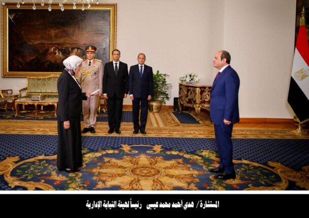 المستشارة هدى عيسى تؤدى اليمين الدستورية رئيسا لهيئة النيابة الإدارية