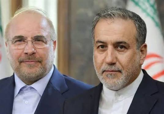 التلفزيون الإيراني: قاليباف وعراقجي يصلان مسقط لإجراء مشاورات حول مضيق هرمز