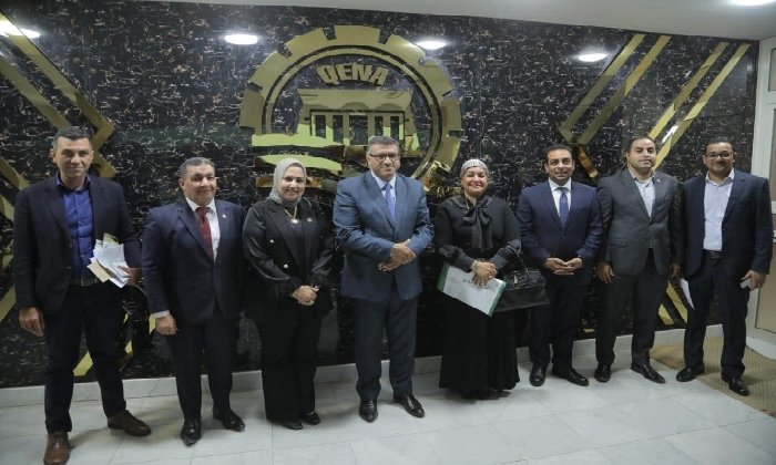محافظ قنا يناقش مع النواب مطالب المواطنين وخطط التوسع في خدمات الغاز والتنمية بالمحافظة