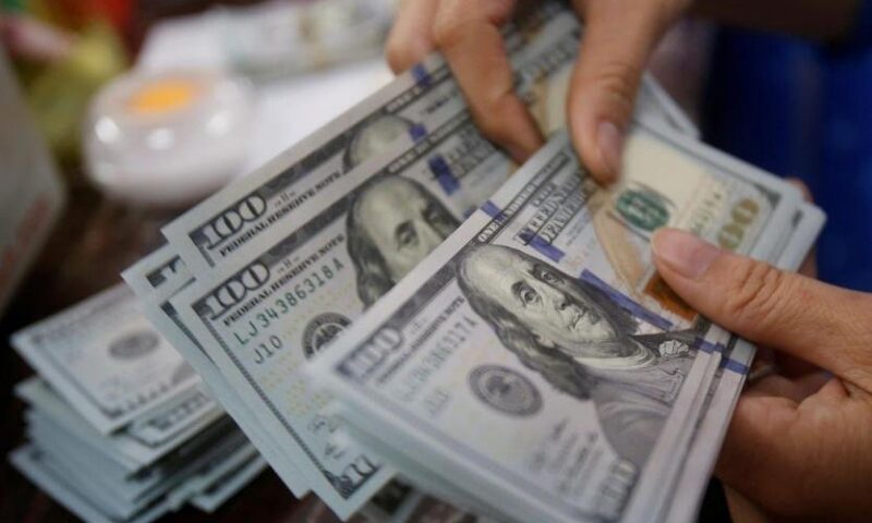 يتخطى حاجز الـ 52 جنيهًا.. سعر الدولار اليوم الجمعة 12 يونيو 2026 في البنك الأهلي وبنك مصر