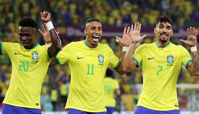 أنشيلوتي يعلن تشكيل البرازيل أمام مصر.. هجوم مرعب بقيادة فينيسيوس ورافينيا