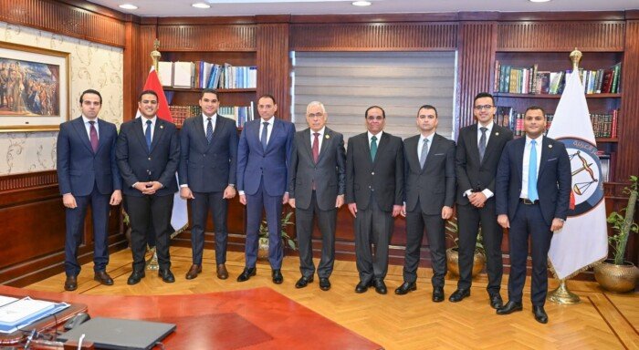 النائب العام يستقبل عددًا من رؤساء الاستئناف والمحامين العامين لعرض كشوف إنجاز القضايا «صور»