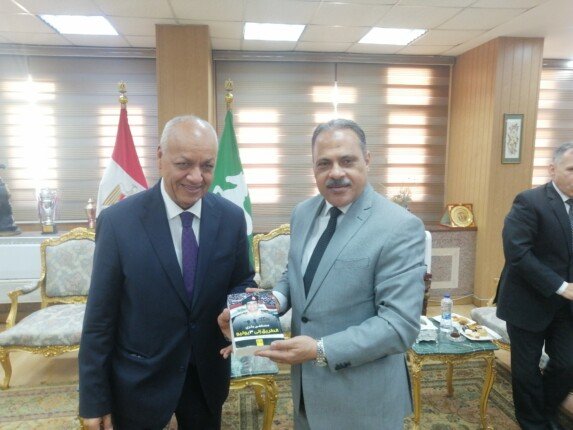 محافظ الشرقية يستقبل الكاتب الصحفى مصطفى بكري للمشاركة في احتفالات ذكرى ثورة 30 يونية ويؤكد: الإعلام قوة وطنية في مواجهة الشائعات