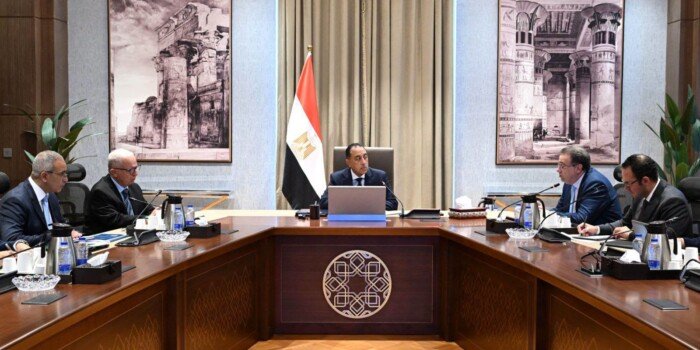 رئيس الوزراء يتابع مشروع إعادة هيكلة عدد من وحدات الجهاز الإداري للدولة