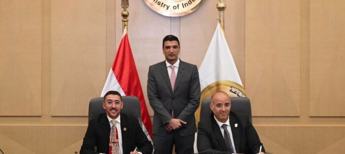 وزير الصناعة يشهد توقيع بروتوكول تعاون لتعزيز الابتكار الهندسي