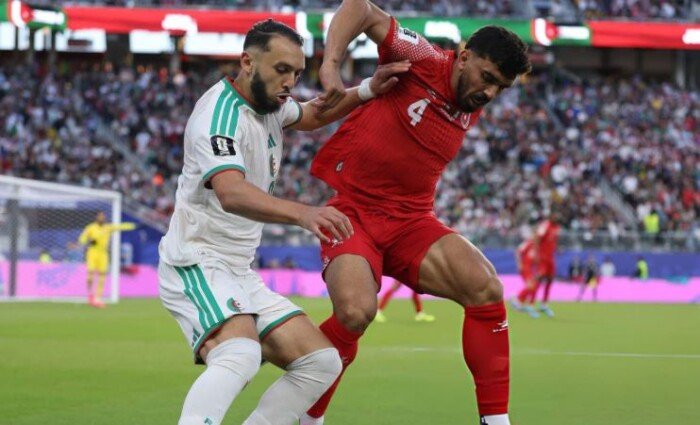 الأردن يتقدم على الجزائر في الشوط الأول بـ كأس العالم 2026 «فيديو»